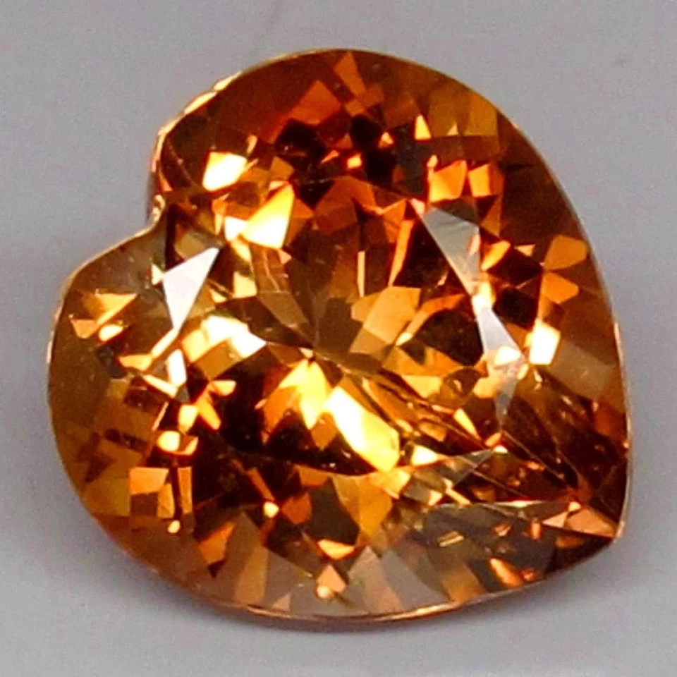 Драгоценный камень топаз шампанское ETW 5,95 карата - Бразилия - огранка в форме сердца - Изображение 3 из 4