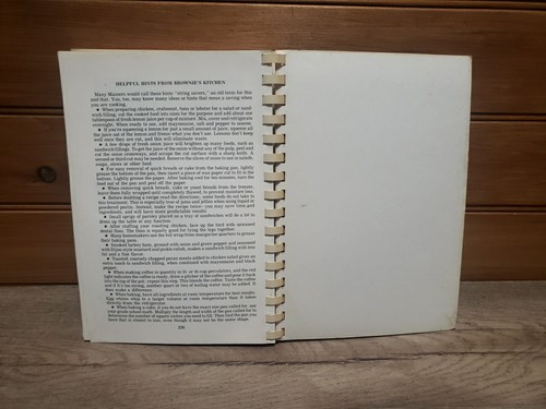 Memories From Brownie's Kitchen Cookbook 1989 By Brownie Schrumpf Autographed - Foto 9 di 14