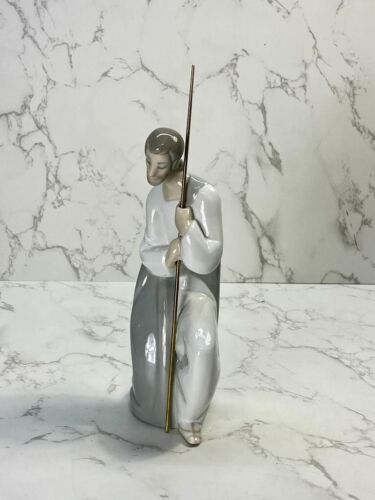 Lladro Saint Joseph Nativity Figurine 4533 - Picture 2 of 7