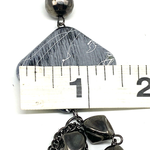 Collar de colección de bisutería patrimonial tres hebras de metal vidrio cuentas de plástico - Imagen 9 de 9