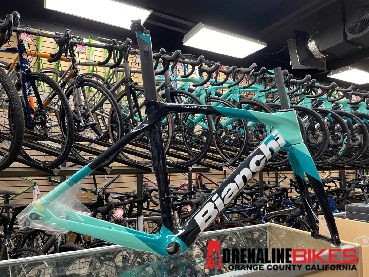 Bianchi Oltre XR4 Carbon Road Bike Disc Frameset | eBay Bianchi Oltre XR4 Carbon Road Bike Disc Frameset | eBay