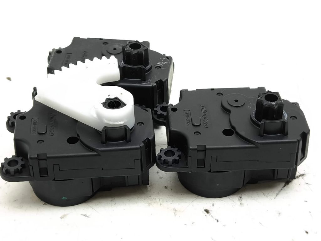 Peugeot 208 2023 Air Flap Motor Heater Actuator HAD36011A Peugeot 208 2023 Air Flap Motor Heater Actuator HAD36011A