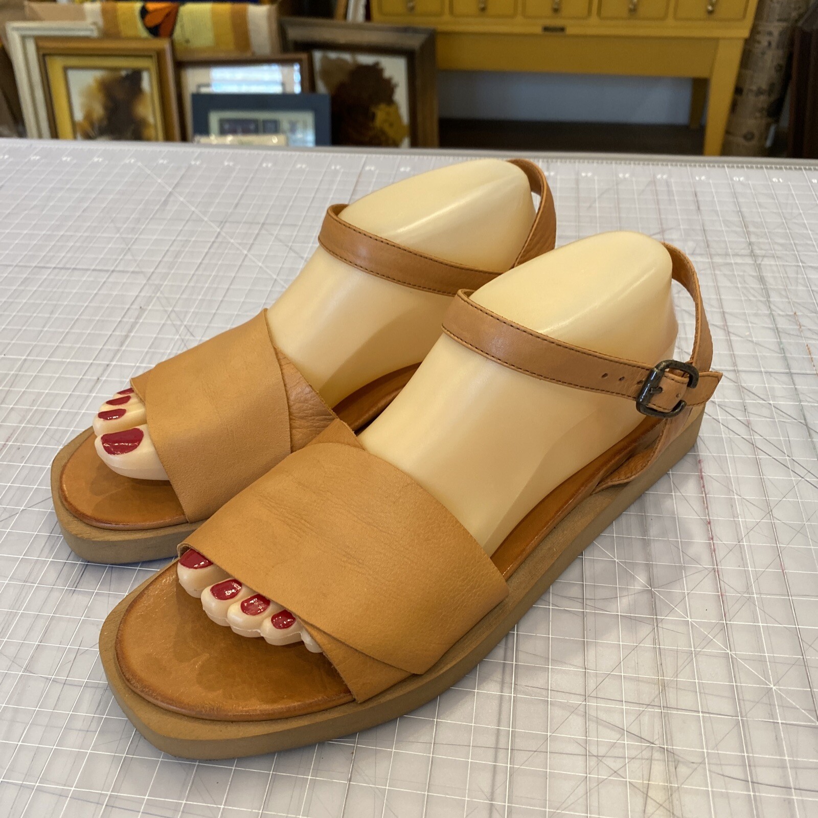 bueno sadie slip on sandals