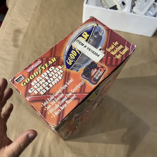 Goodyear Blimp Air-Tech RC Flugzeug offiziell lizenziert NEU beschädigt offene Verpackung - Bild 7 von 21