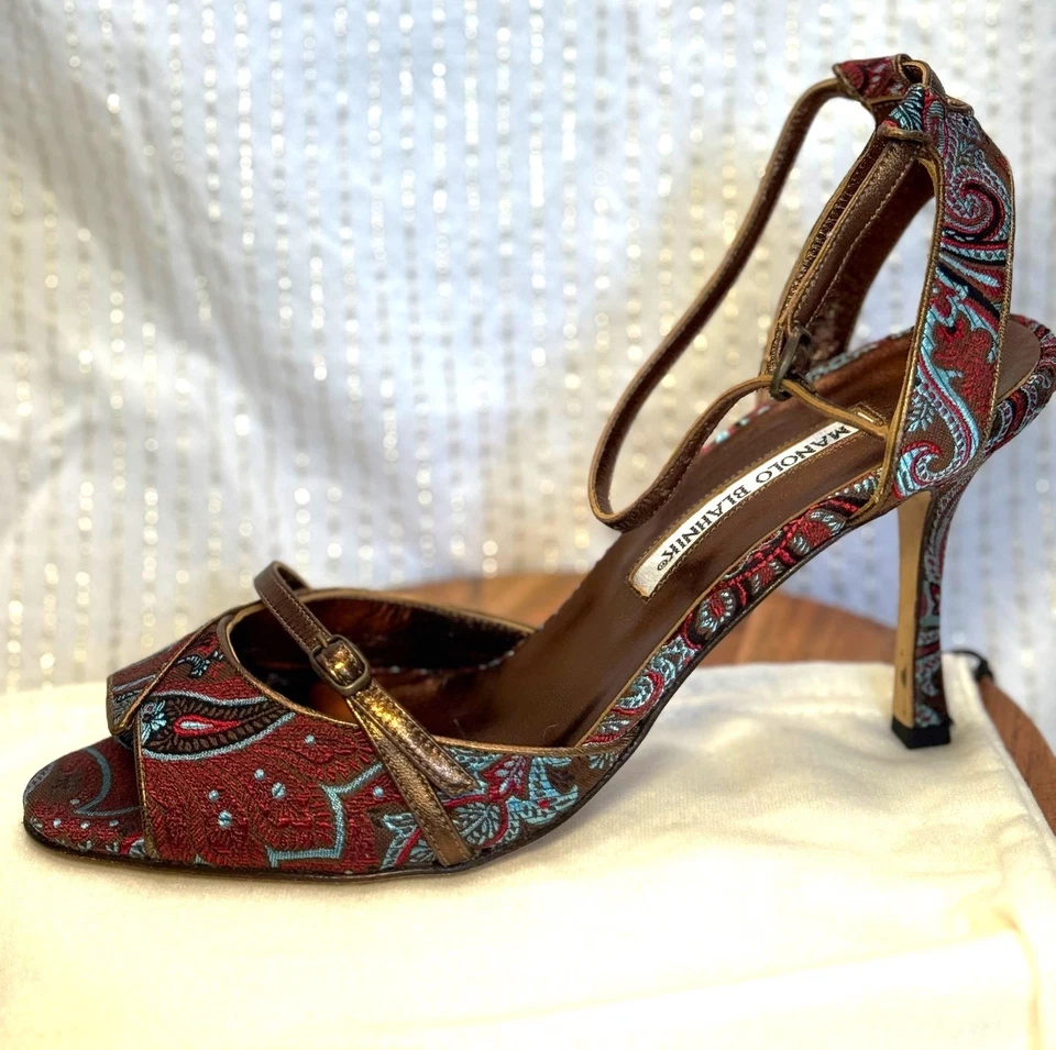 Manolo Blahnik Macenta 青铜 — 第 4/4 张图片