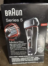 Braun Series 5 - 5090cc Flex MotionTec Shaver W/ Clean & Charge Station - NEW!!!