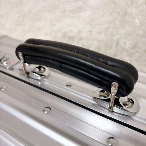 Valigia Rimowa Classic Cabin S 33L argento 4 ruote 972,52 - Foto 6 di 17