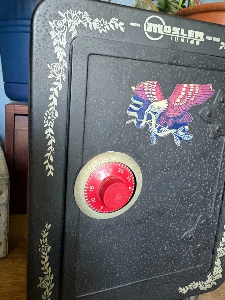 Mosler Junior 1970 Vintage Juguete Caja Fuerte Moneda Banco Bóveda con Combinación Foto 2 de 4