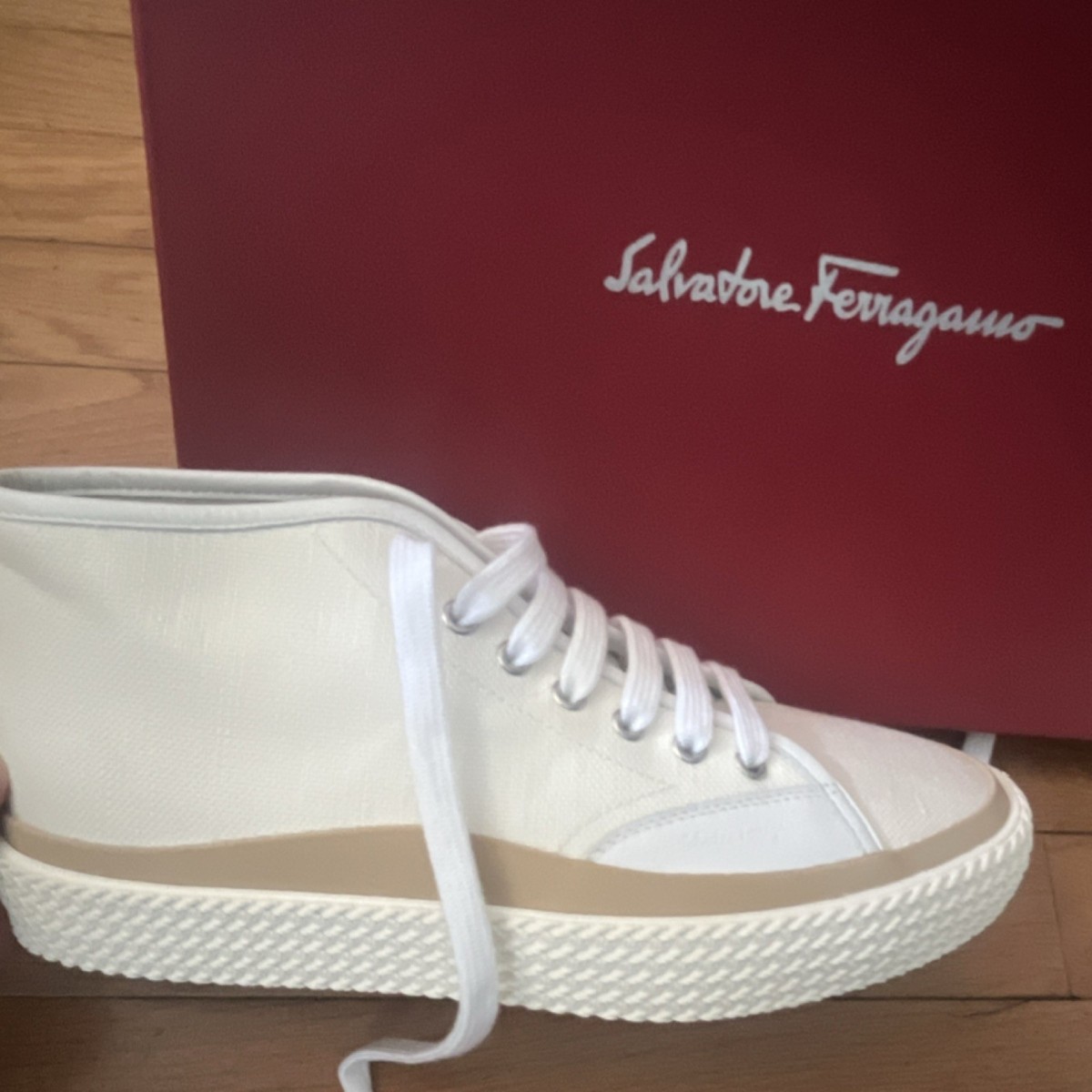 Salvatore Ferragamo ホワイトスニーカー Salvatore Ferragamo White Canvas Lace-Up Sneakers Men's Casual