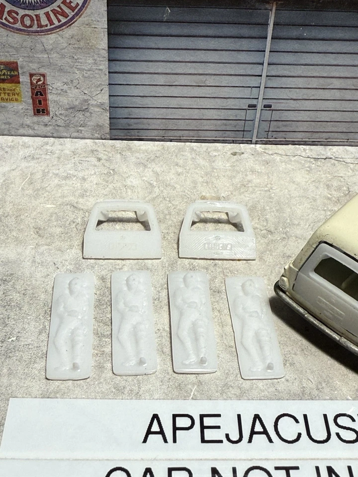 2 new hatch, door & 4 stretcher Matchbox Series No. 3 MERCEDES  BINZ AMBULANCE - Image 2 of 3