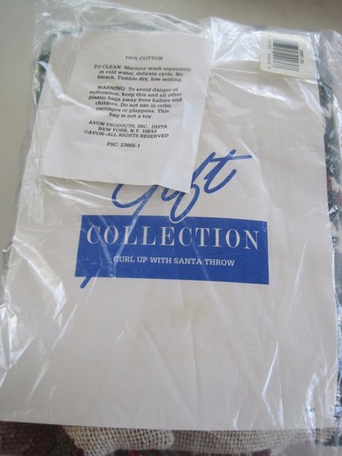Avon Gift Collection Curl Up w/ Santa Throw New - Picture 6 of 7