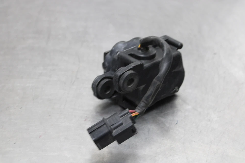 08-11 Honda CBR 1000RR Exhaust Valve Servo Motor - Изображение 2 из 4