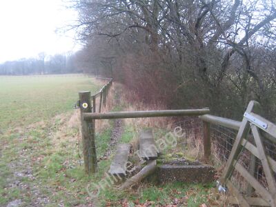 Foto 6x4 Zweistufiger Pfahl auf Grünsandweg Steinkreuz \/TR0236 Der lange di c2010