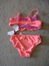 Traje De Baño De Una Pieza Azul Torcida Frontal Con Ribete Blanco