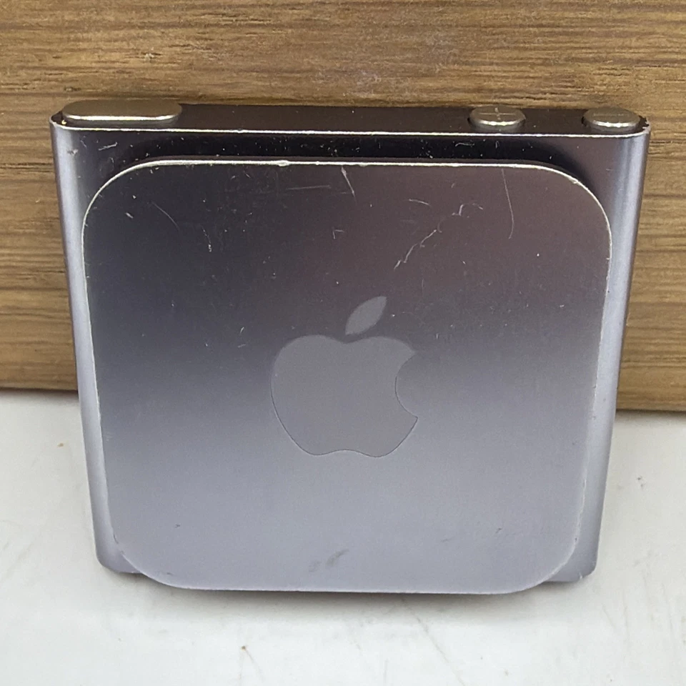 iPod Nano 6th Generation 8GB Silver great condition, perfect for gym/running - Image 3 of 4