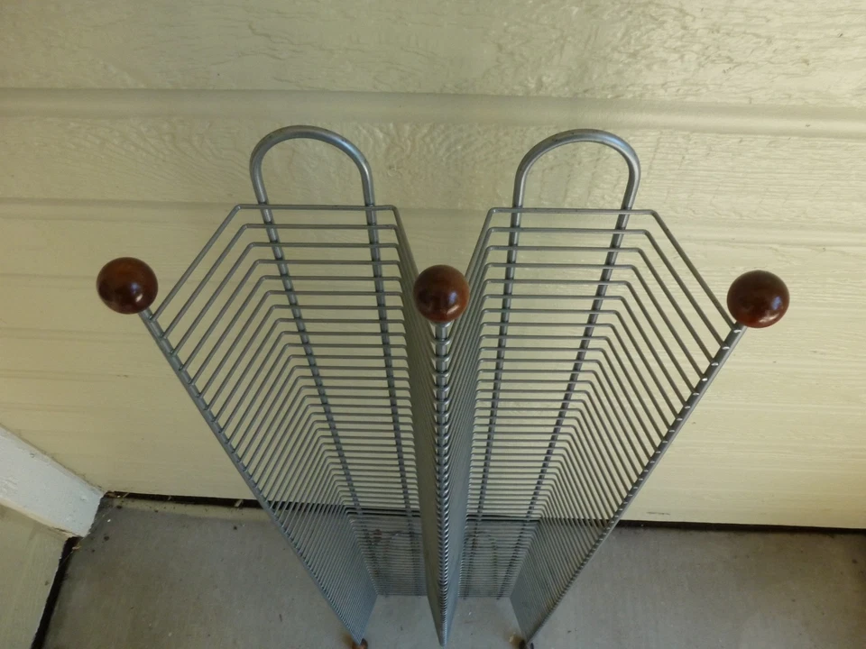 Vintage Gray Wire CD Tower Rack Stand Holds 120 CDs 38” Tall Y2K Media Storage - Image 2 of 4