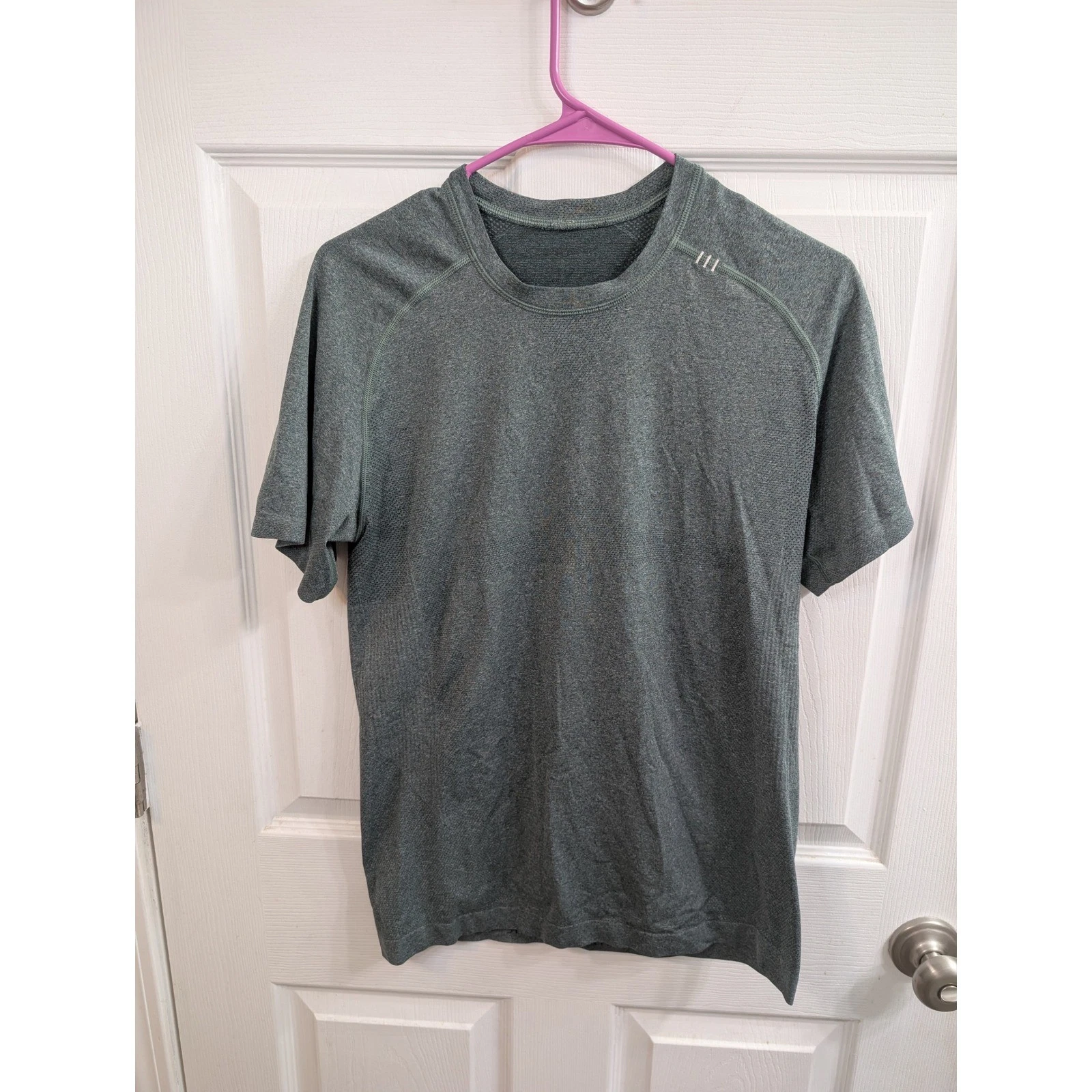 Lululemon Metal Vent Tech Shirt Green Seamless Short Sleeve - Size S