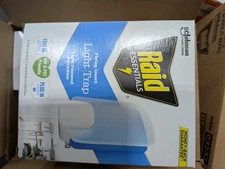 RAID Essentials Flying Insect Light Trap Starter Kit, FAST FREE SHIPPING!