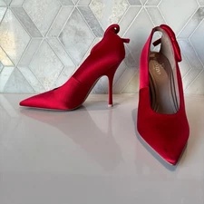 Valentino Garavani 39 9 Red Satin Heel Bow Open Heel Pointed Toe Pump Nite-Out