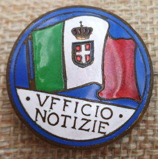 UFFICIO NOTIZIE SPILLA SMALTATA DISTINTIVO D'EPOCA