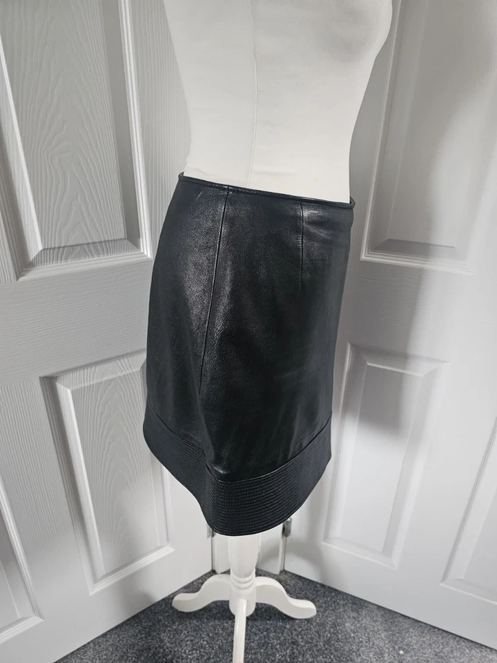 Versace Versus Leather Mini Skirt Size UK 12 IT 32 - Image 2 of 4