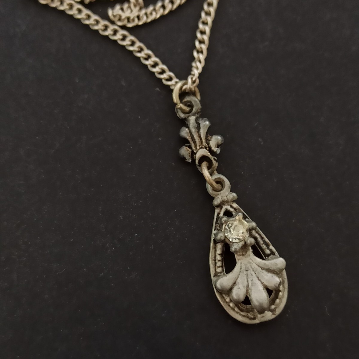Vintage Silver Tone Necklace Romantic Drop Pendant Clear Stone 
