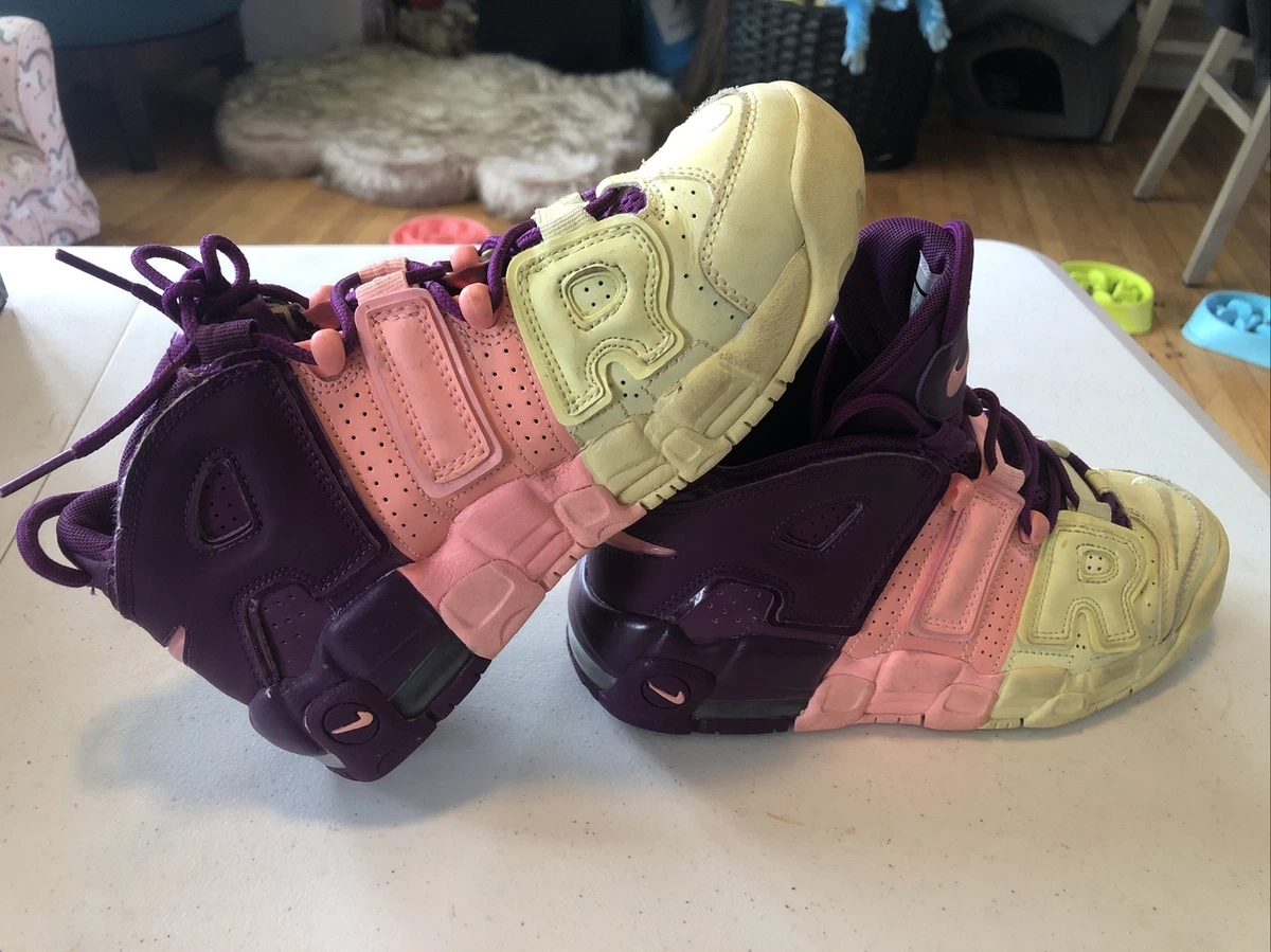 nike uptempo pink