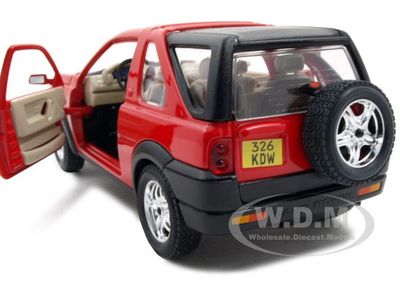 LAND ROVER FREELANDER RED 1/24 DIECAST CAR MODEL BY BBURAGO 22012