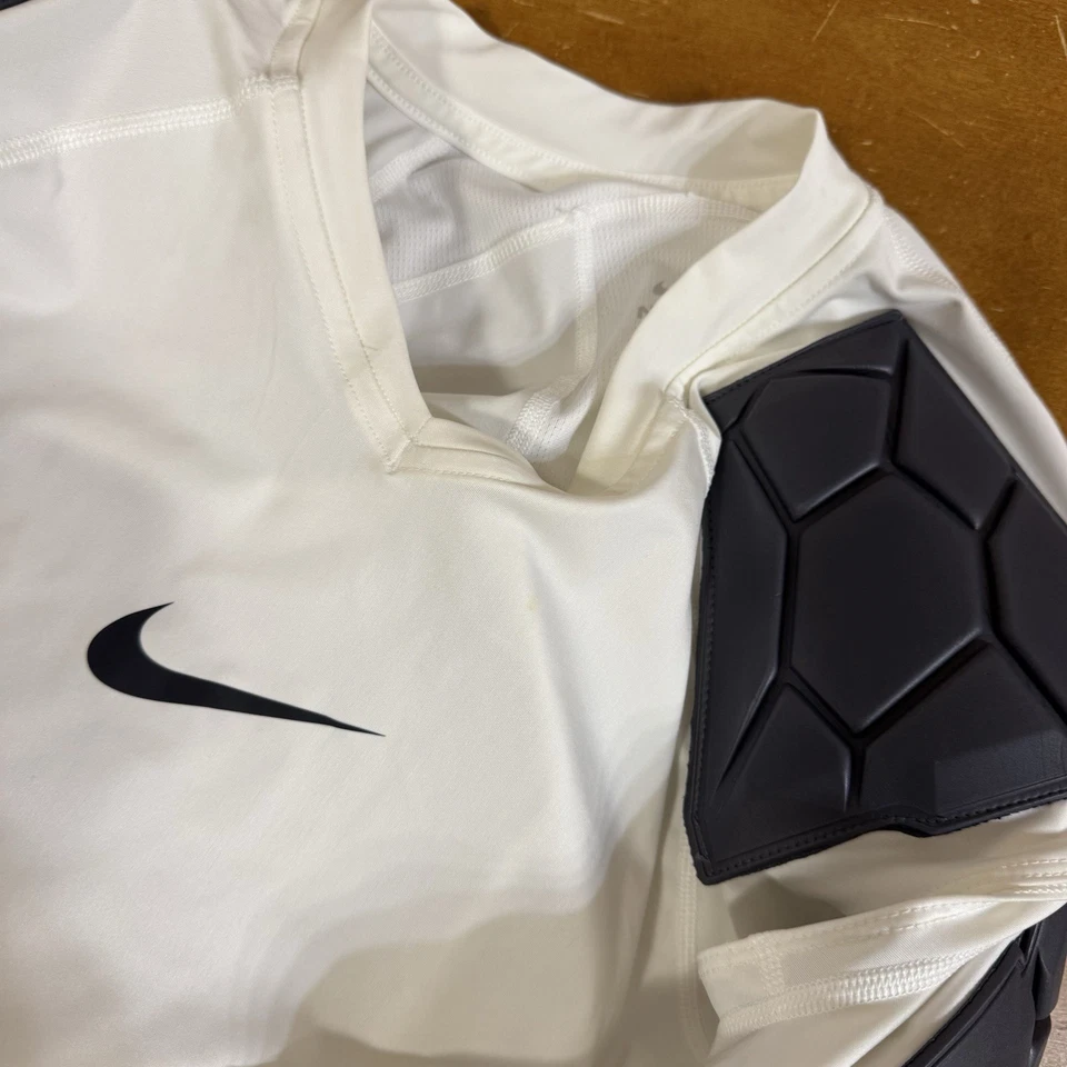 Рубашка мужская большая белая Dri Fit Pro Combat 4 с подкладкой футбольный щит - Изображение 4 из 4