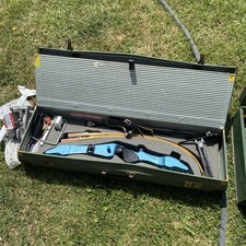 HOYT PRO MEDALIST T/D RECURVE ARCHERY BOW WITH ACCESSORIES offers welcome 