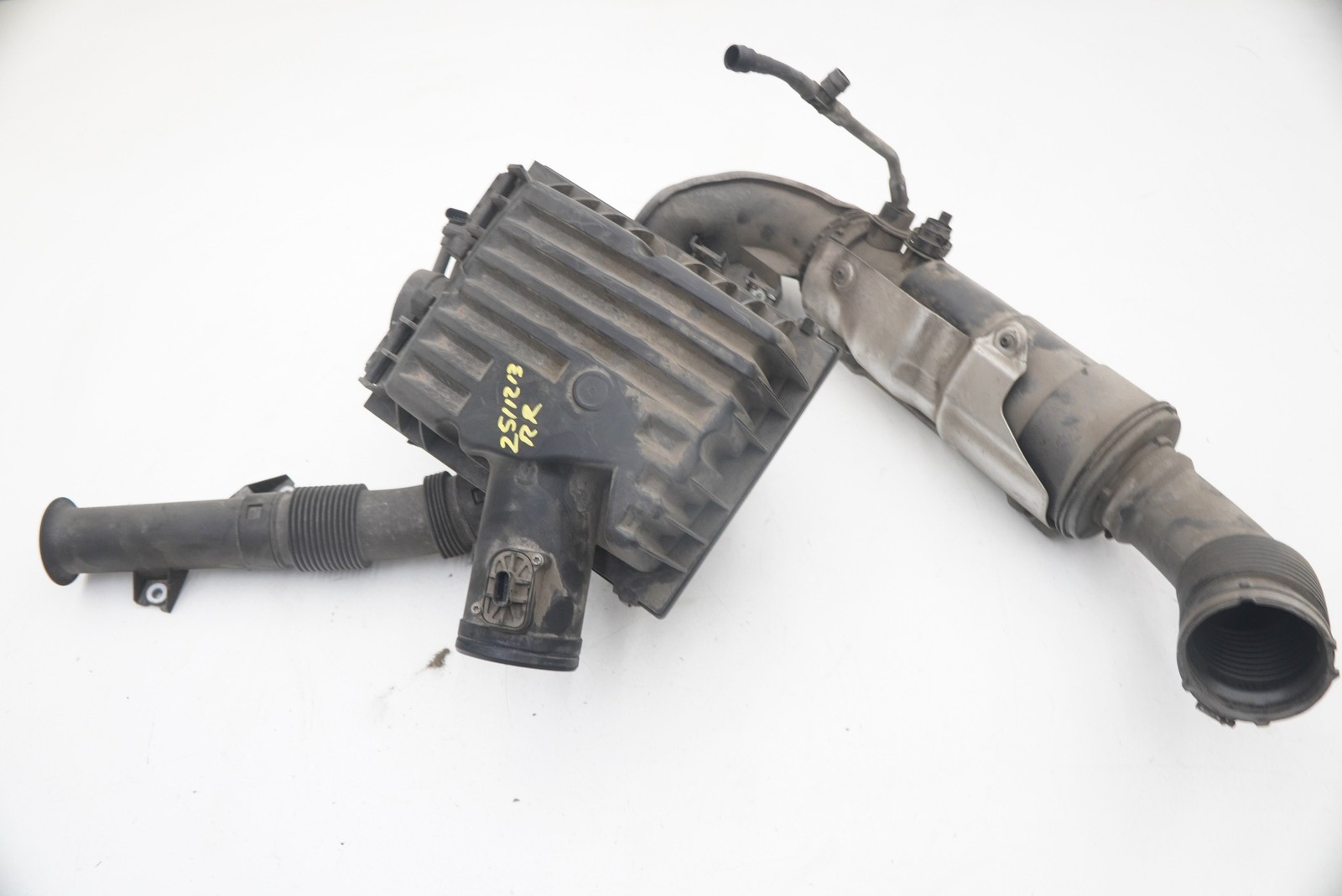 Engine Air Cleaner Filter Box Duct 13717640728 OEM BMW i8 2014-20