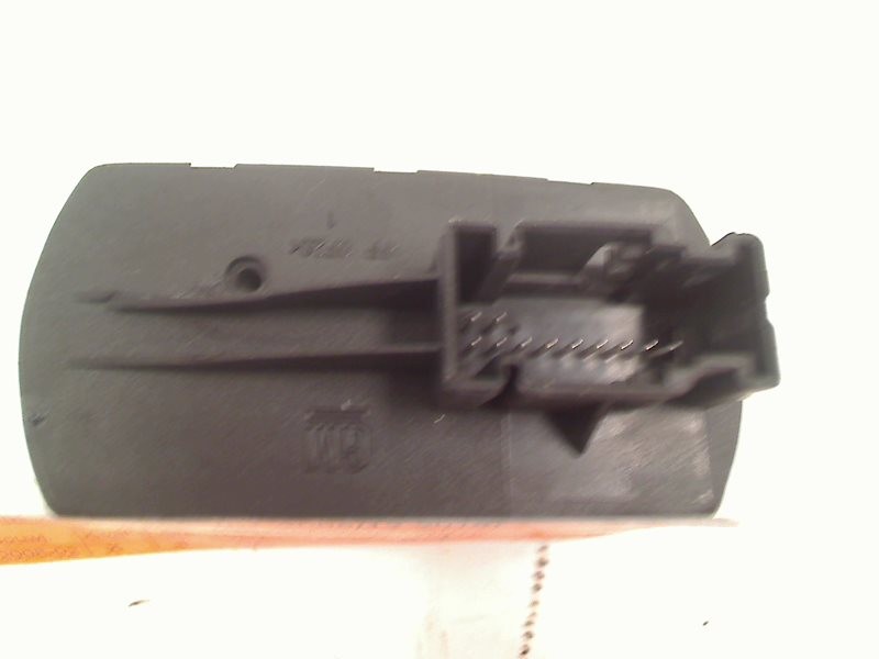 SWITCH FOR ELECTRIC WINDOW REGULATOR LEFT FRONT 2 RAMEN CORSA D 2008 13258521AA