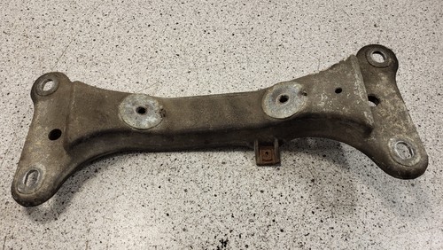 BMW E90 320d, Getriebeträger, 22316778058