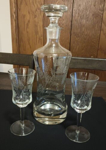 Leonard Crystal, Gray Cut Floral, Liquor Decanter & 2 Matching Goblets, Romania - Picture 1 of 5