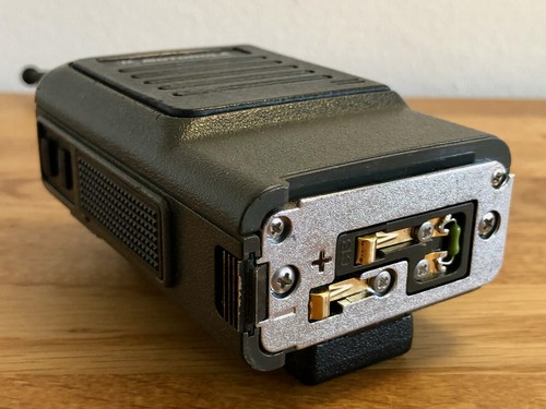 Oryginalne radio ręczne Motorola HT800 / radio UHF / VHF ze zniżki linii lotniczych - Zdjęcie 5 z 8