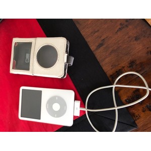 Apple iPod Classic White (30 GB) with…