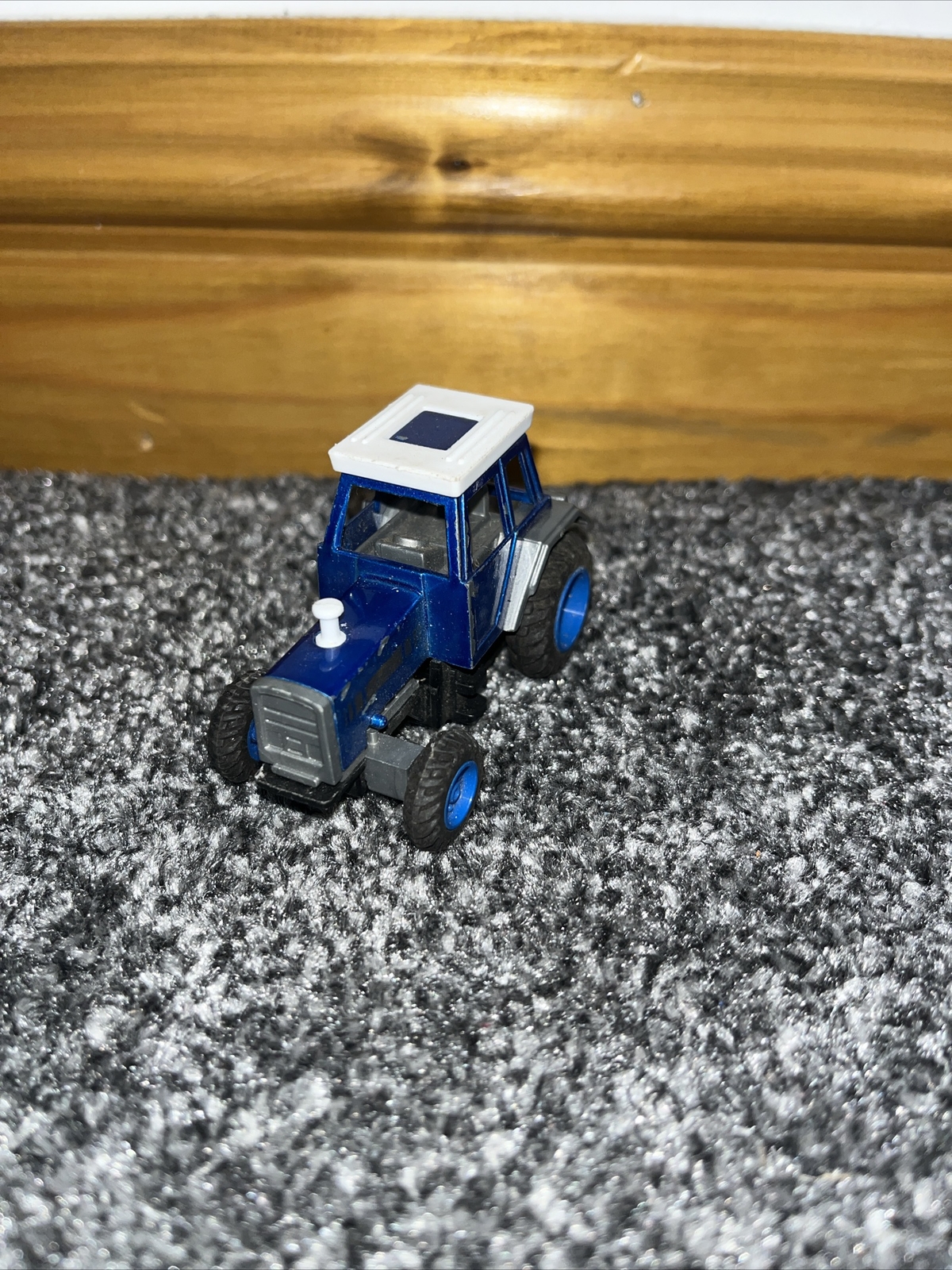 Picture 2 of 5
