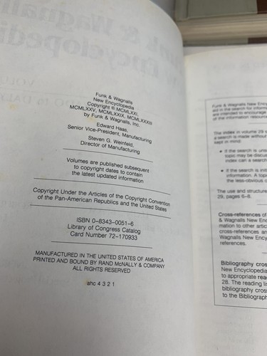 Funk & Wagnalls Standard Desk Dictionary Encyclopedia Volume 2 5 7 8 13 Lot - Imagen 17 de 20