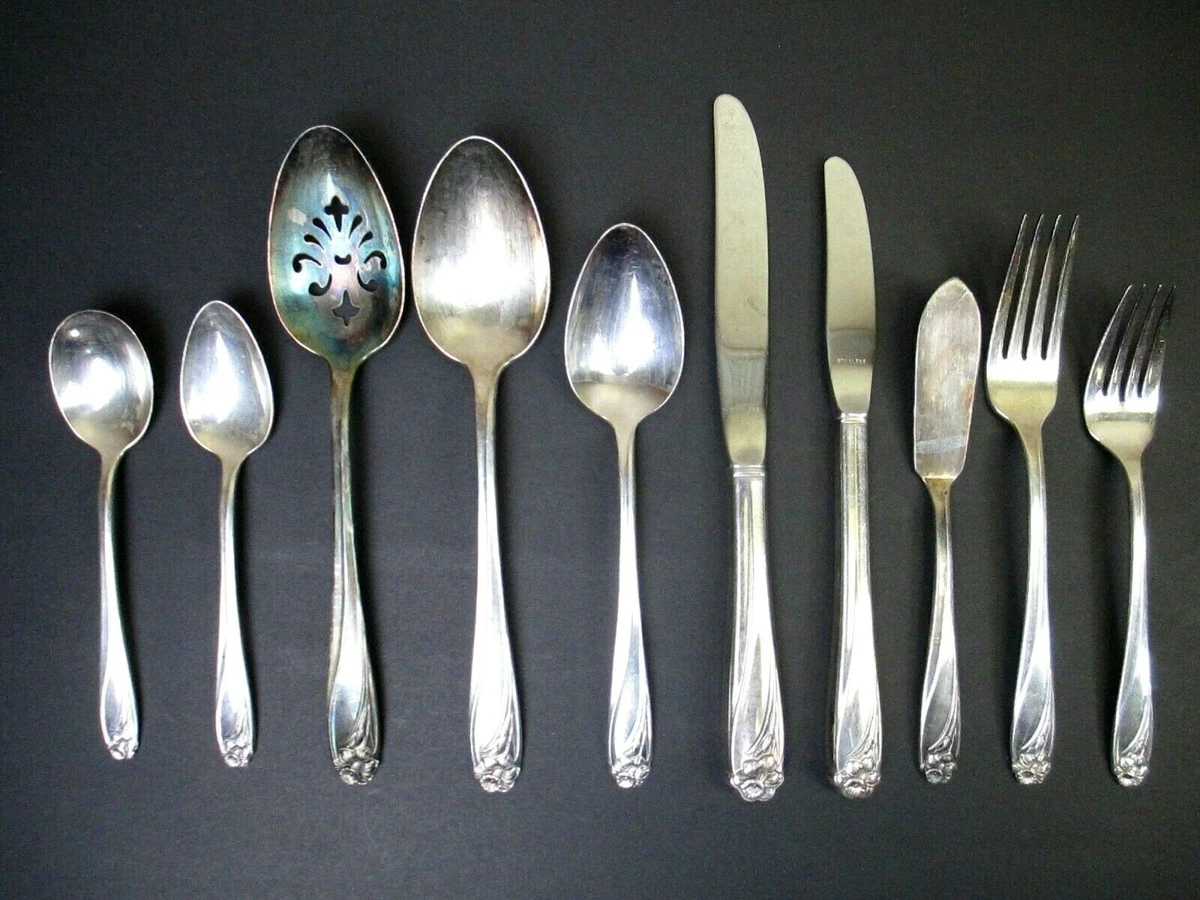 Daffodil silverplate best sale flatware