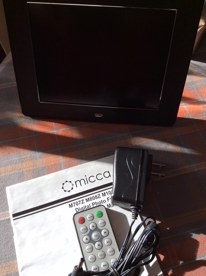 Micca M808z 8-Inch 800x600 High Resolution Digital Photo Frame Complete. No Box - Image 2 of 4