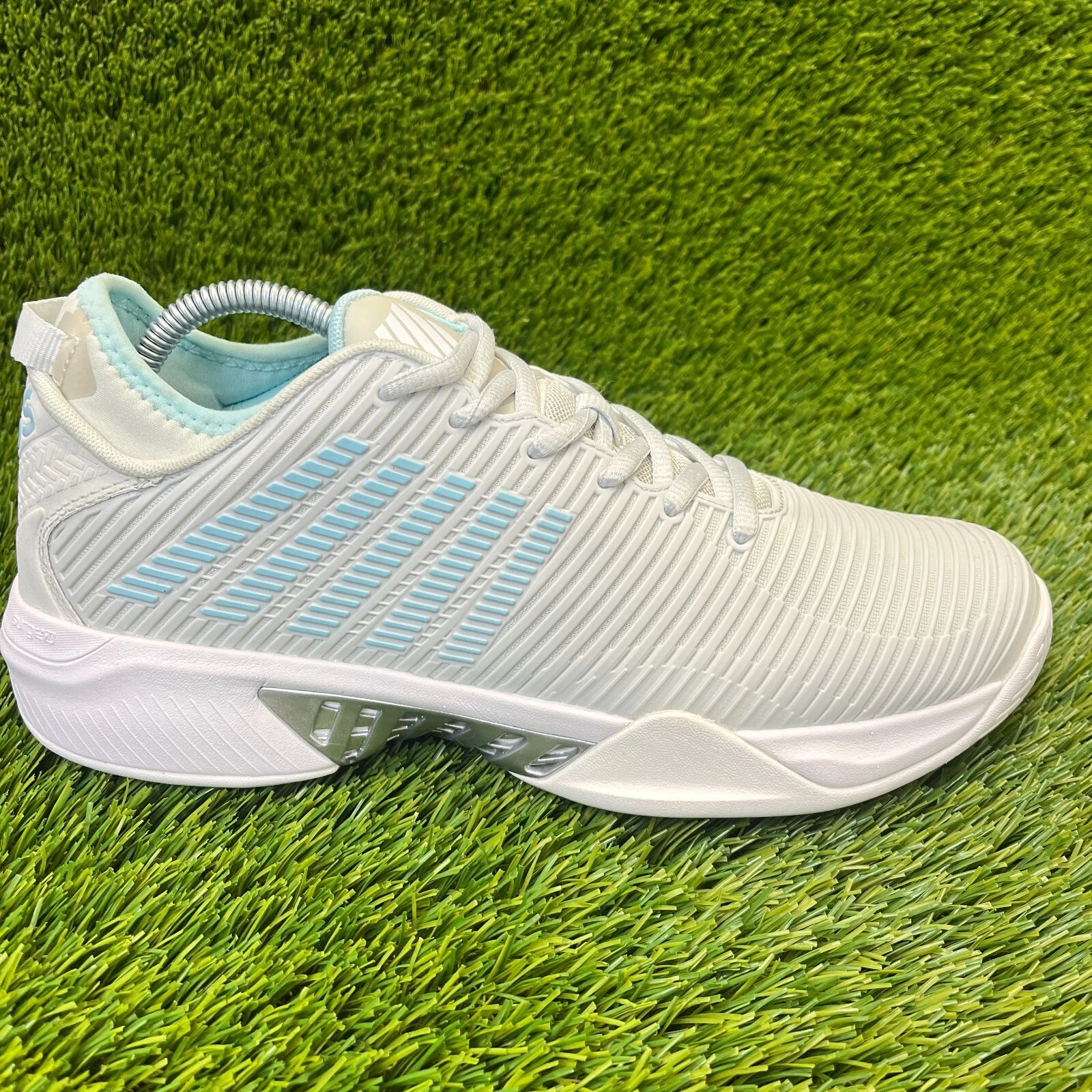 Baskets de tennis de course grises K Swiss Hypercourt Supreme pour femme pointure 11