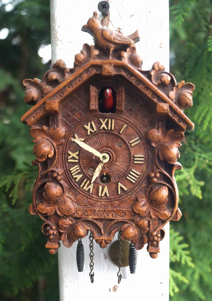 Collectible Wall Clocks Lux 1920-1949 Time Period Manufactured for