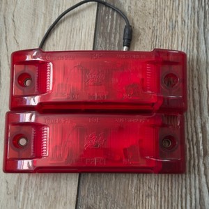 Truck-Lite Incandescent Red Marker Clearance Light Super 21 Lot of 2 Damaged