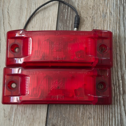 Truck-Lite Incandescent Red Marker Clearance Light Super 21 Lot of 2 Damaged