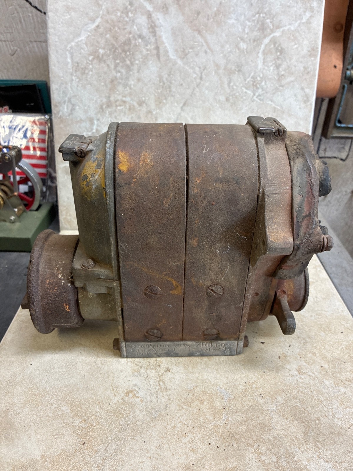 Vintage BOSCH Magneto ZR4 ED26 Made In USA Antique Tractor Heavy Equipment Dozer