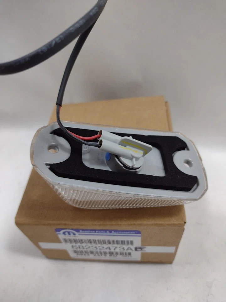 Luz marcadora de cabine genuína OEM 2014-2020 Ram Promaster 1500 2500 3500 68232473AD - Imagem 3 de 4