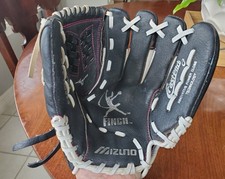 Mizuno Jenny Finch GPP 1105F3 Fast Pitch 11  Softball Glove Right Hand Throw