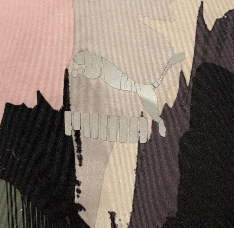 Camisa com capuz feminina M(8-10) Puma camuflada gola simulada rosa/verde/cinza poliéster/elastano - Imagem 2 de 4