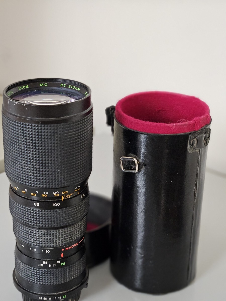 Qunataray Auto Zoom 85-210mm f/3.8 macro Lens No. 120587 w/ Case