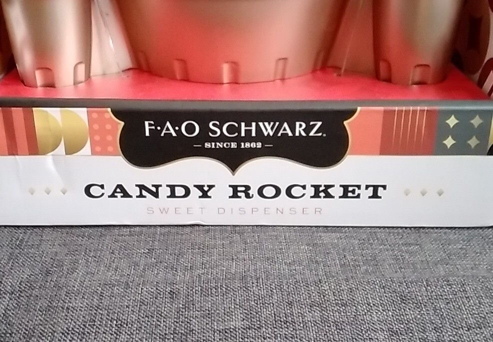 FAO Schwarz Candy Rocket Sweet Dispenser, Plugin / Battery, Excellent